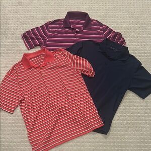 Bundle of men’s Nike golf polos size medium.